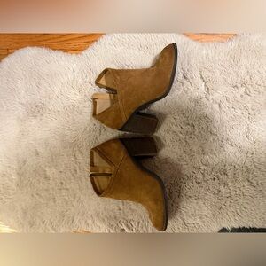 Lucky Brand Tan Suede Ankle Booties Block Heel Size 8M